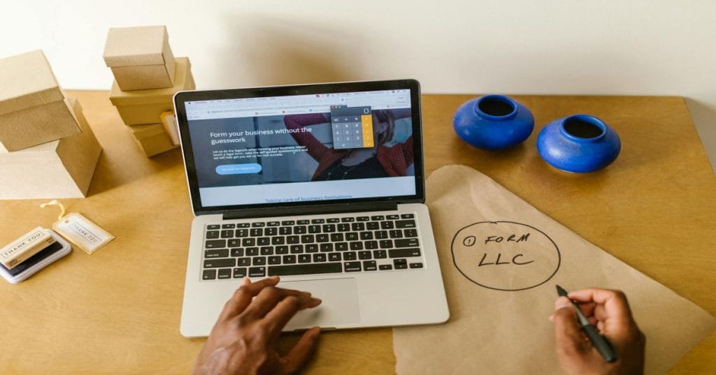 Descubra como Thiago Programador implementa automações Flowise no-code para otimizar fluxos de comunicação, reduzir erros e aumentar a eficiência da sua empresa.