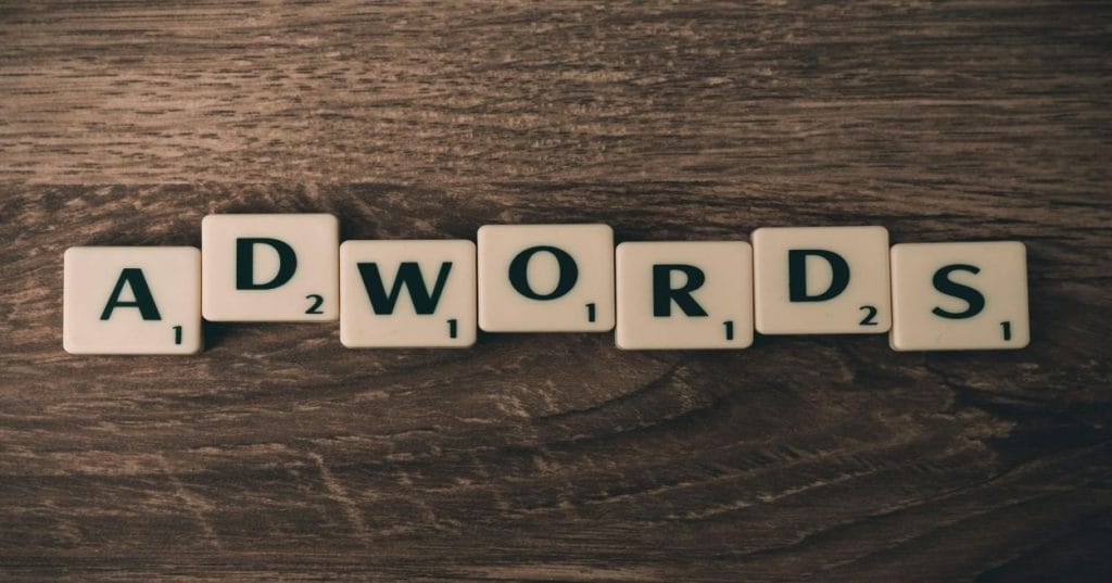 Descubra como desenvolver loja virtual WooCommerce customizada e escalável. Aprenda sobre plugins, temas e otimizações essenciais para seu sucesso online.