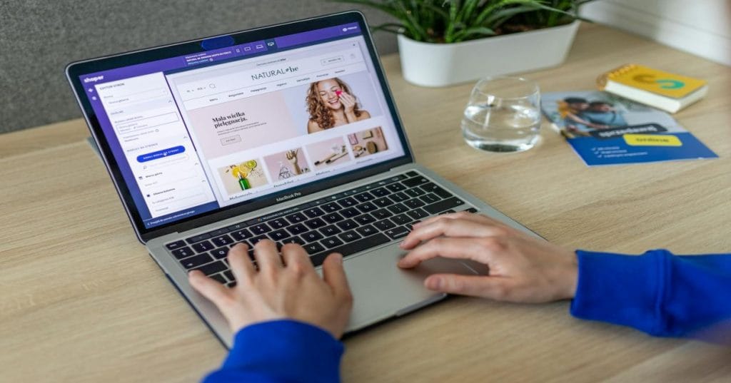 Aprenda a reconstruir sua presença online no Shopify. Descubra temas, apps de marketing, otimização e processos inteligentes para uma loja de sucesso.