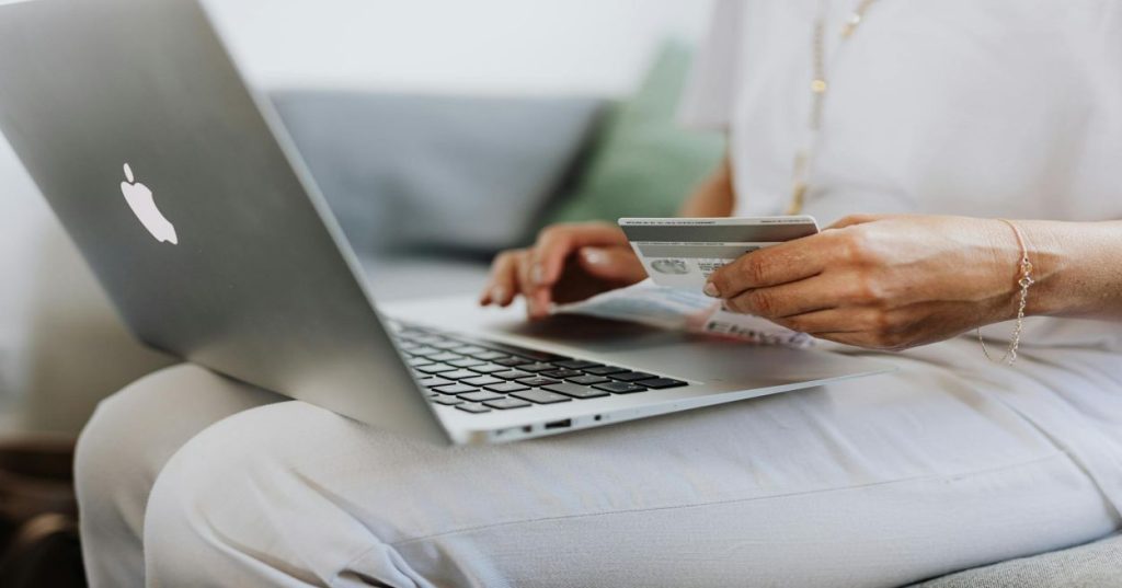 Aprenda como o WooCommerce pode ser a espinha dorsal para um e-commerce robusto de equipamentos para hotelaria e hospitalidade, cobrindo funcionalidades essenciais e estratégias de implementação.