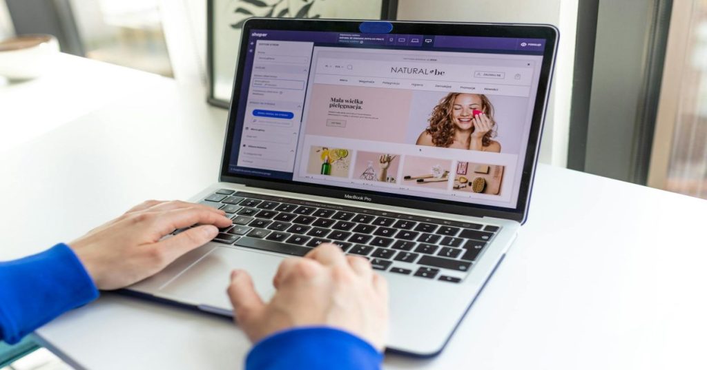 Aprenda a otimizar suas campanhas Google Shopping e Meta Ads diretamente do Shopify. Descubra como escalar vendas e seu público com uma estratégia integrada.