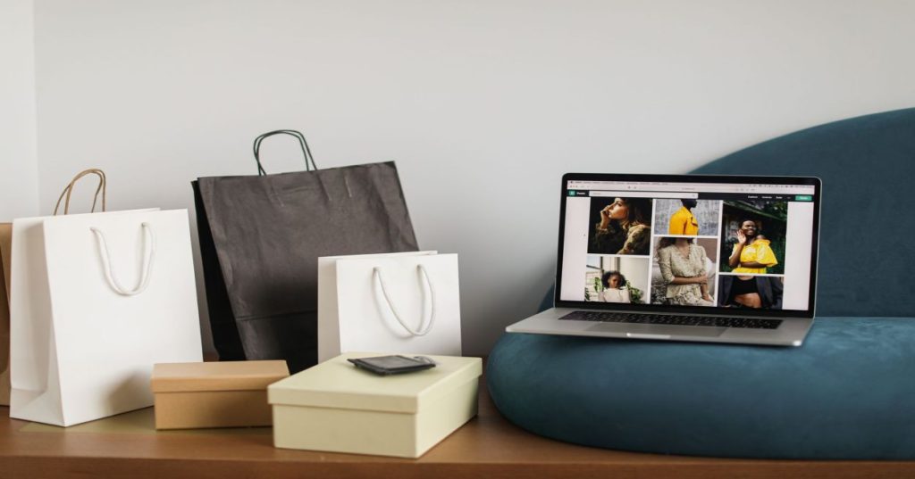 Aprenda a otimizar a velocidade do Shopify, melhorar o Core Web Vitals e reduzir o abandono de carrinho na sua loja com técnicas avançadas de código.